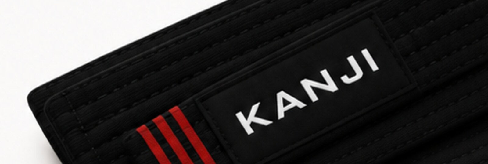 KANJIの黒帯と赤いランクバーのディテール